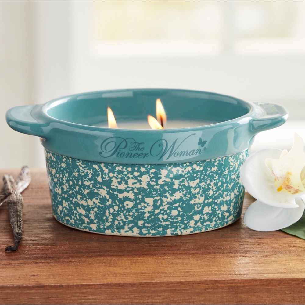 Pioneer Woman Ceramic Vanilla Frosting Candle
